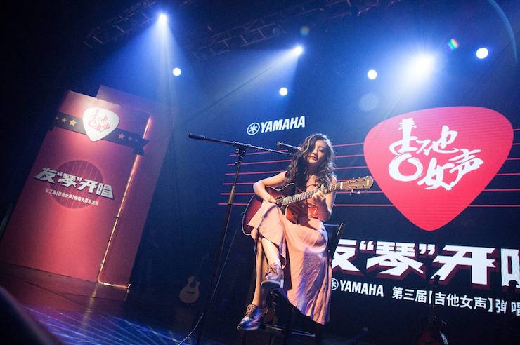 第四届“球信网吉他女声弹唱大赛”总冠军出炉<br />温格夺冠，董冬冬担任评委