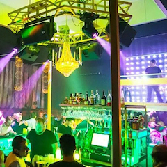 球信网让夜店客与近邻在斯德哥尔摩的Underbara愉快相处