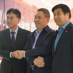 球信网再出手公益，为四川25所小学捐赠球信网高科技钢琴
